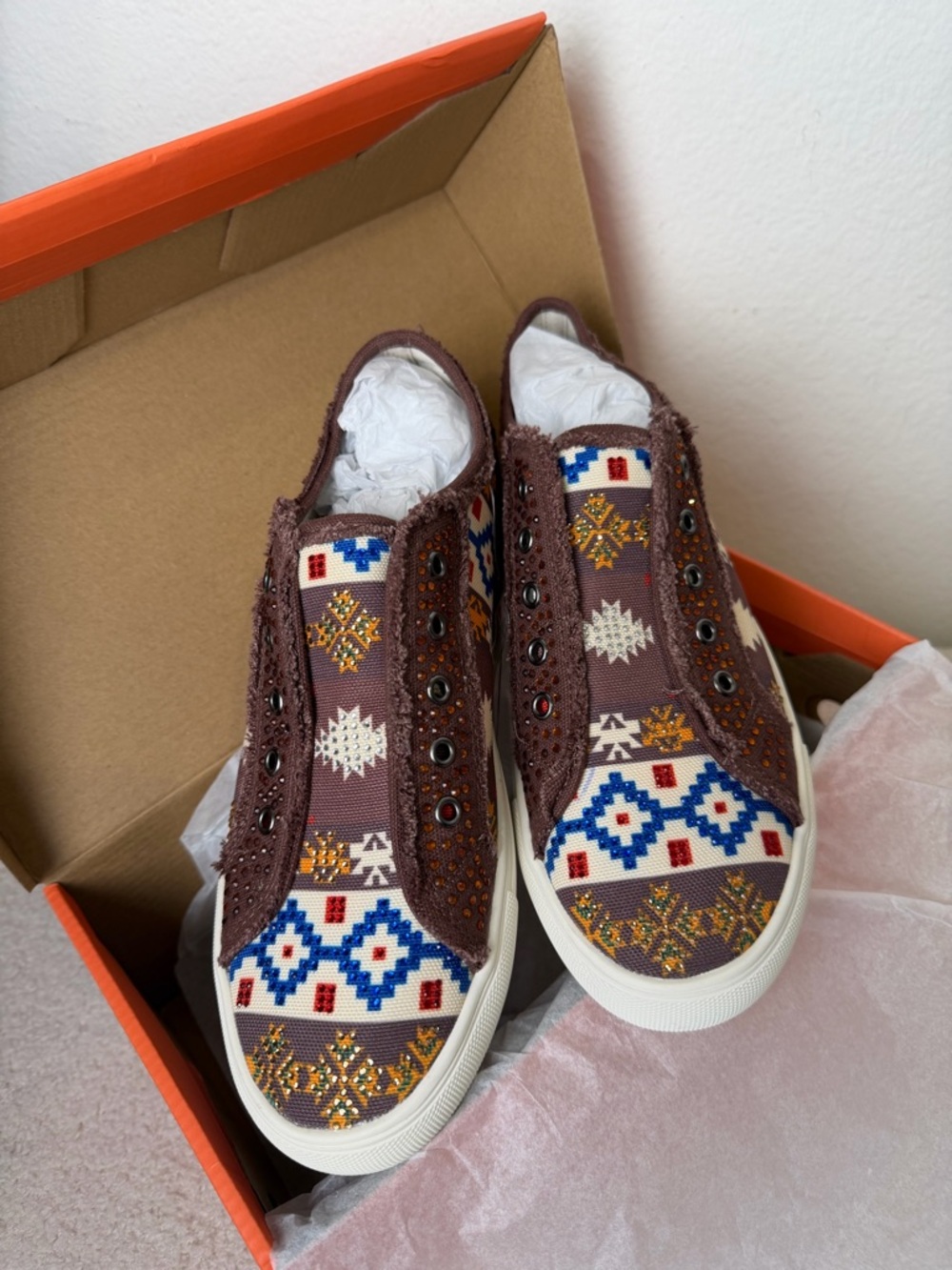 Montana West Brown Embelished Rhinestone Slip-On Sneakers NIB - Picture 3 of 9